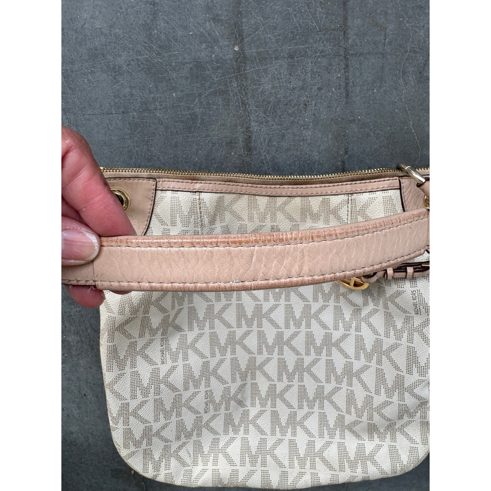 Michael Kors Monogram Hobo Tan White - Picture 4 of 11